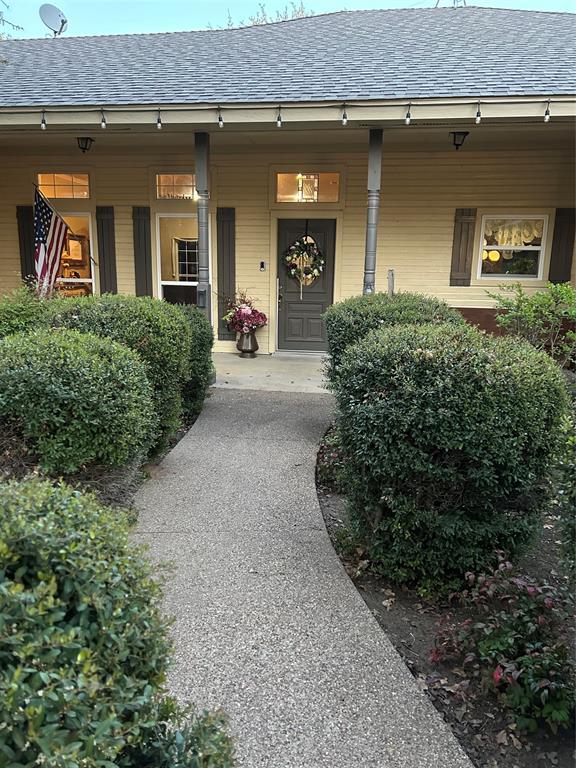 101 Golden Kinglet Lane