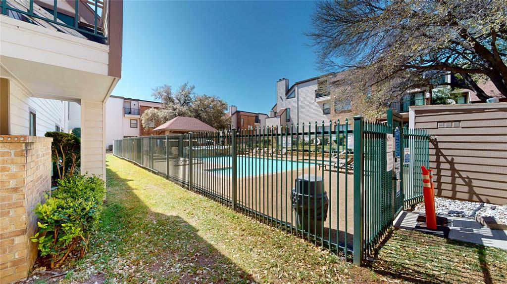 Arlington Oaks Condo - Residential