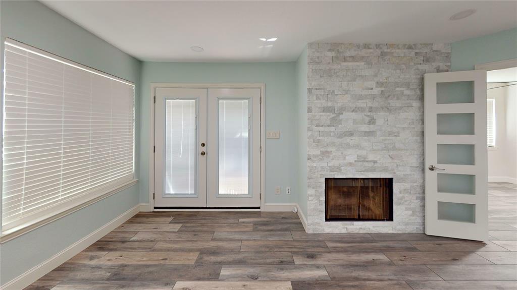 Arlington Oaks Condo - Residential