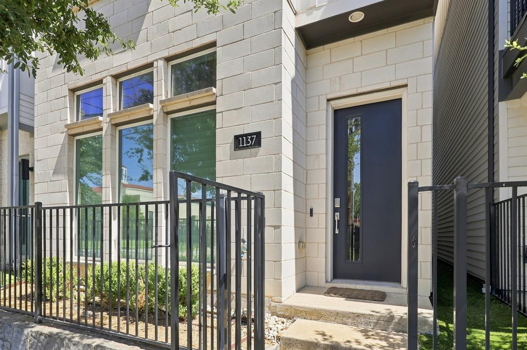 1137 Manderly Court