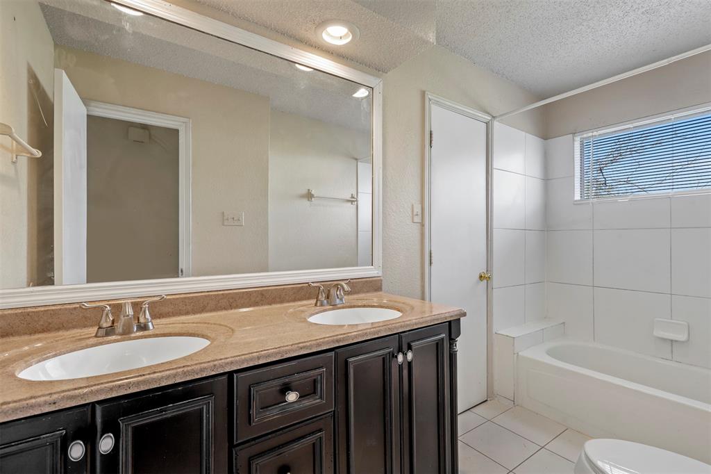 Fort Worth, Texas 76134, United States, 2 Bedrooms Bedrooms, ,1 BathroomBathrooms,Residential,Pending,20194