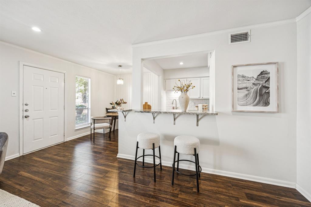 4239 Mckinney Avenue 102