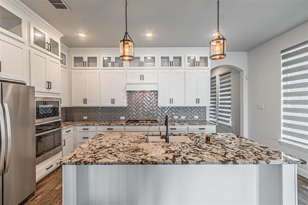18140 Lakefront Court
