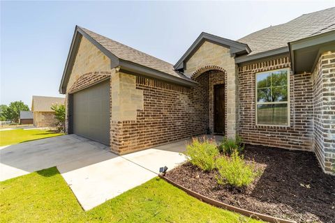 A home in Glen Rose