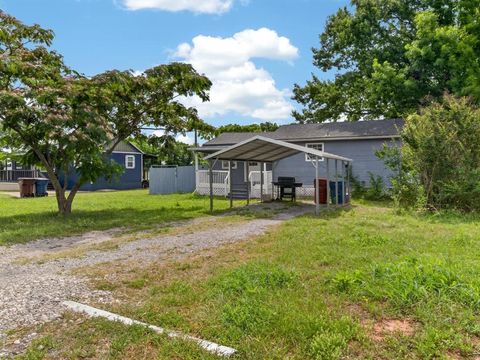 Photo of 225 Cobb Avenue, Van Alstyne, TX 75495 (MLS # 21274214)