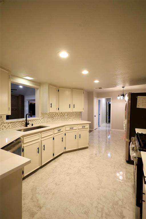 PLEASANT LAKE ESTATES 2 - Residential Lease