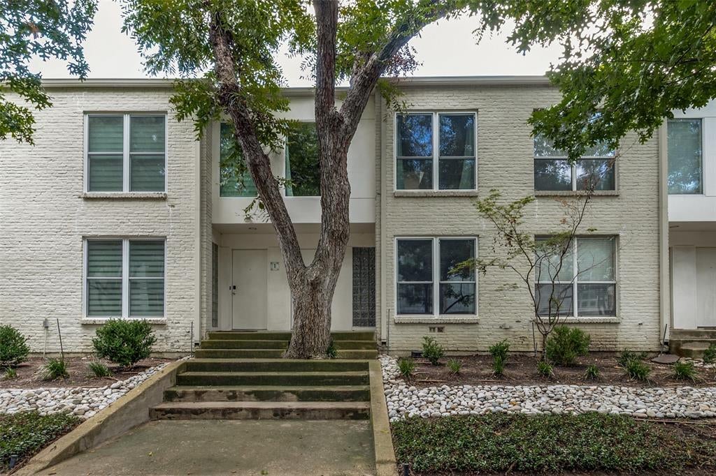 4122 Travis Street 13