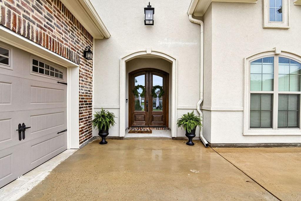 260 Arrowhead Drive