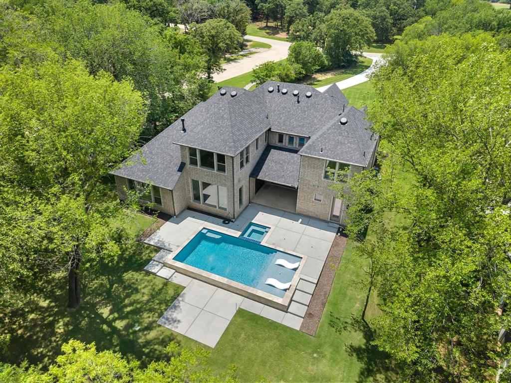2131 Ravenwood Drive