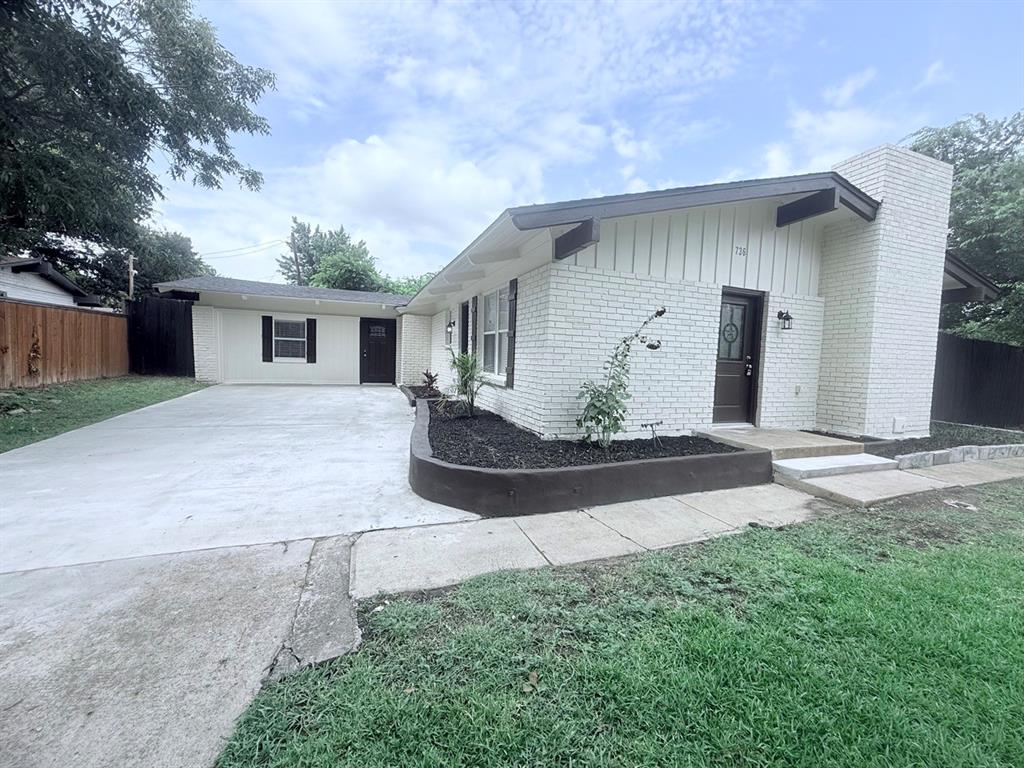 736 Sherbrook Drive