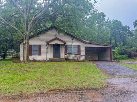 Photo of 805 12th St. ST NE, Paris, TX 75460 (MLS # 21275089)