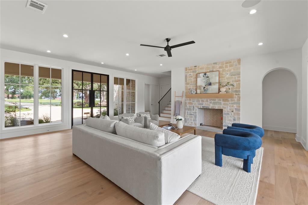 2566 Groves Drive