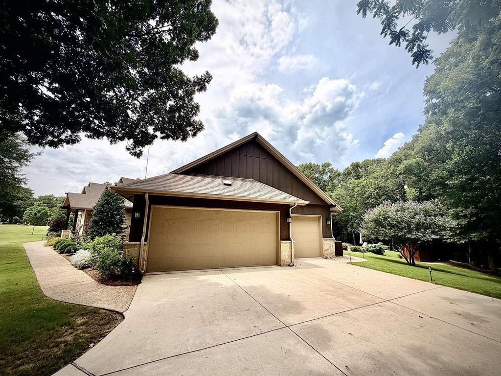 3780 Bridges Court