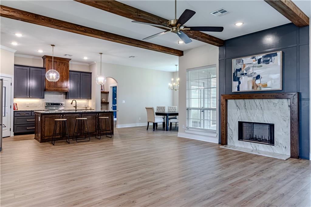 1037 Queen Elizabeth Drive