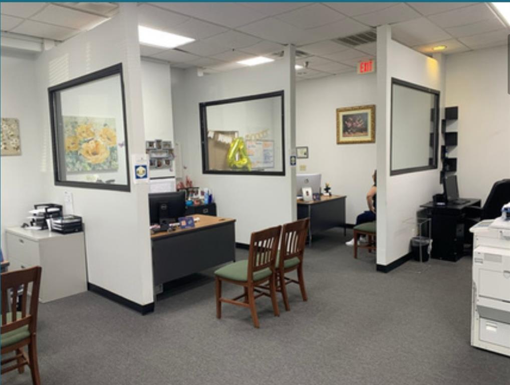 DALLAS CROSSROADS BUSINESS PARK BLK C - Commercial Lease