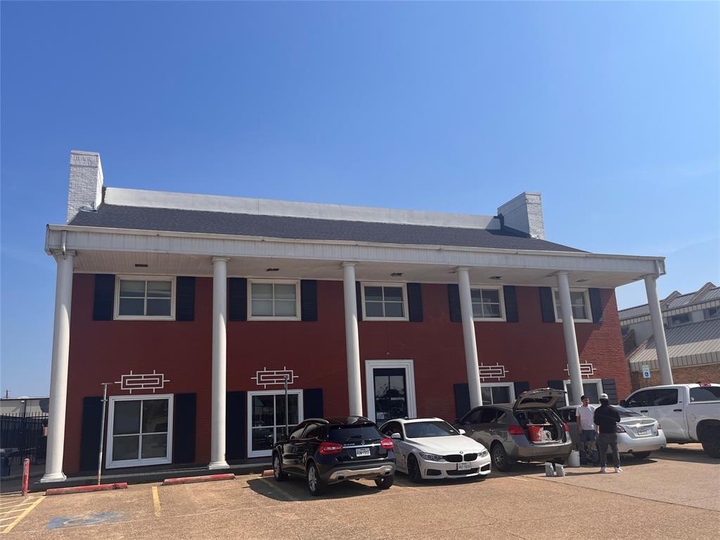 DALLAS CROSSROADS BUSINESS PARK BLK C - Commercial Lease