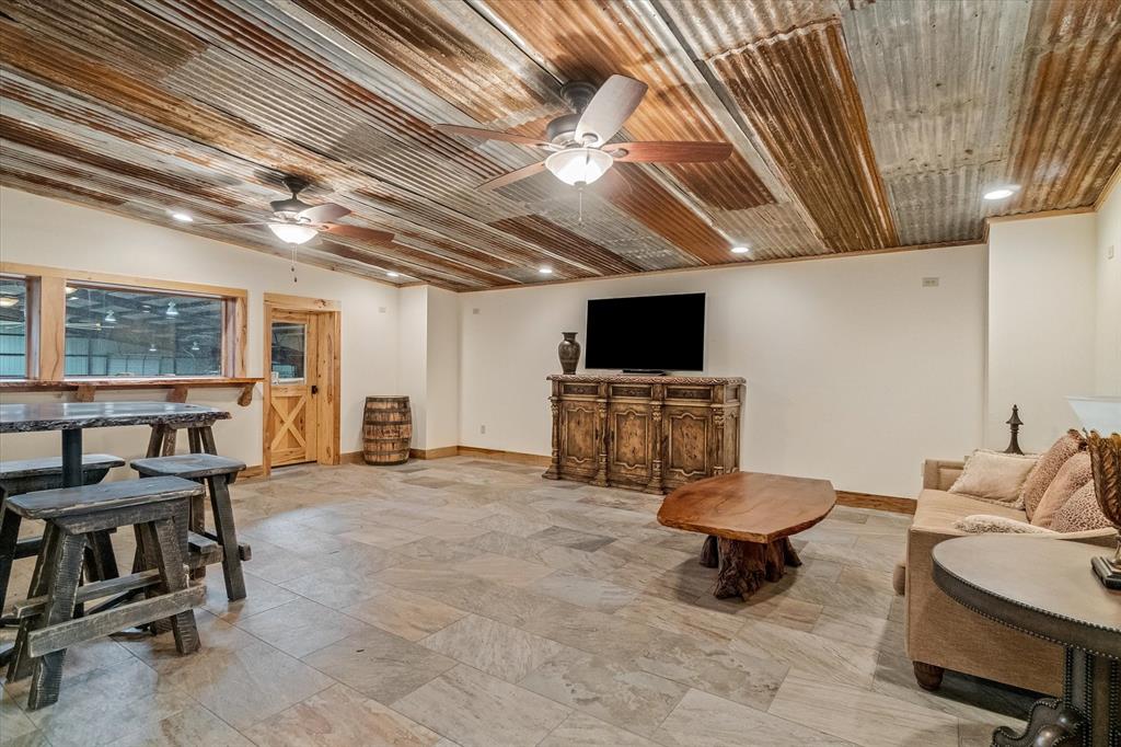 Rural - Commercial Sale