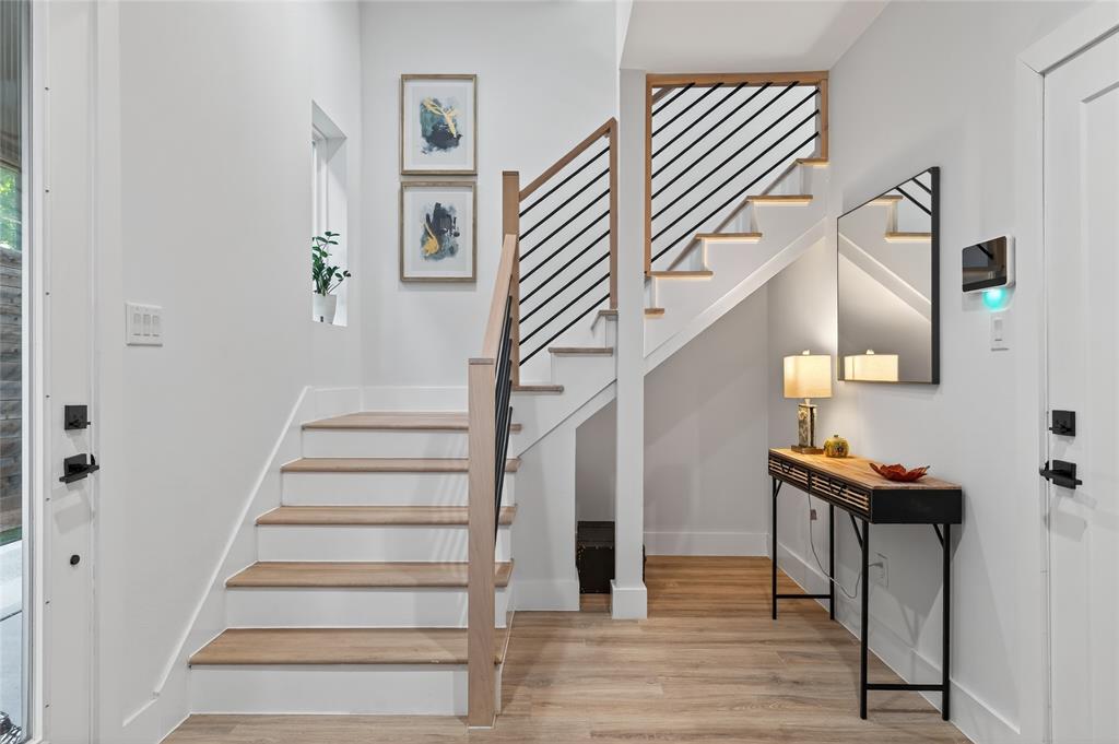 2102 N Prairie Avenue 105