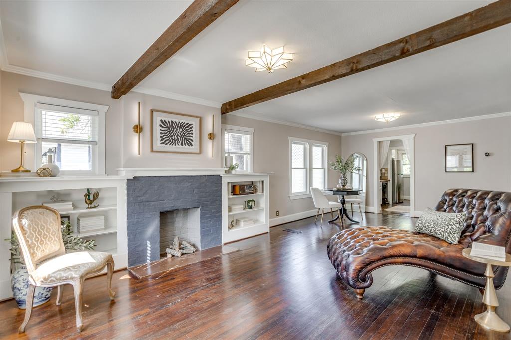 1809 Belle Place