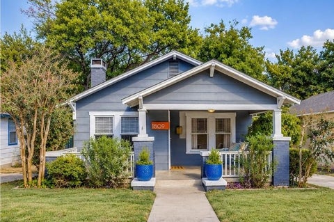 Photo of 1809 Belle Place, Fort Worth, TX 76107 (MLS # 21386577)