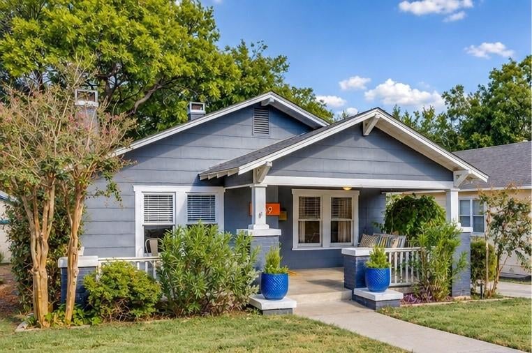 1809 Belle Place