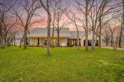 1114 Briarwood Street Weatherford TX 76087