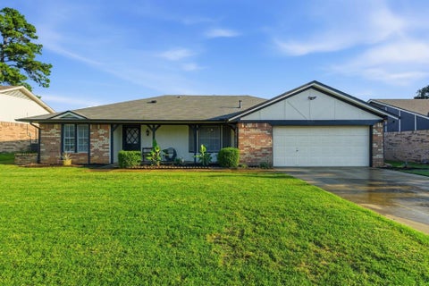 Photo of 8516 Crestview Drive, North Richland Hills, TX 76182 (MLS # 21293771)
