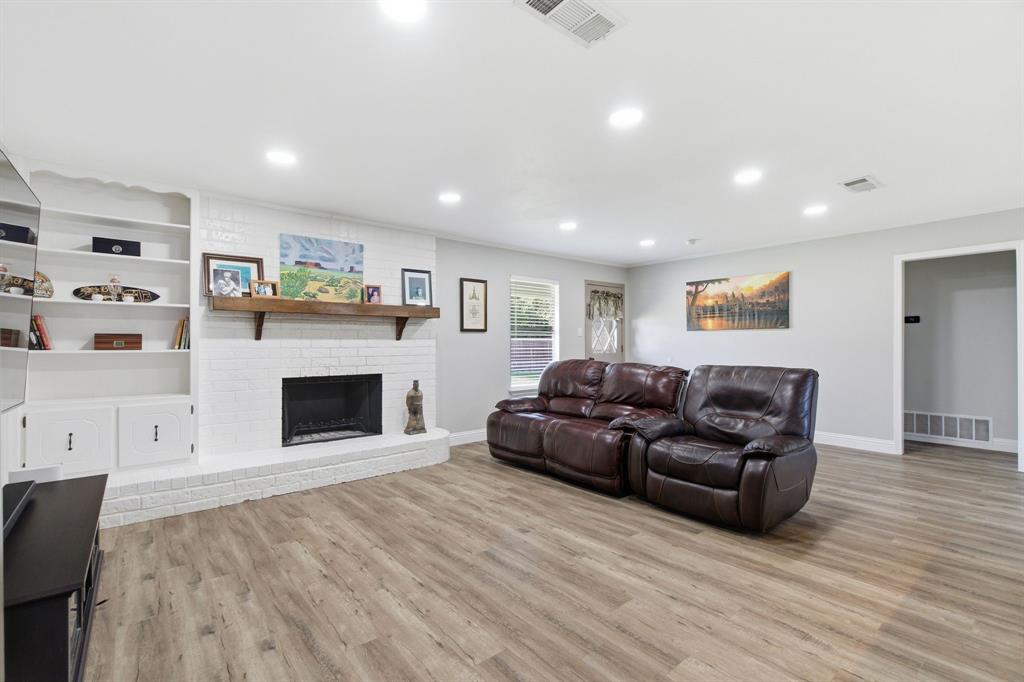 8516 Crestview Drive