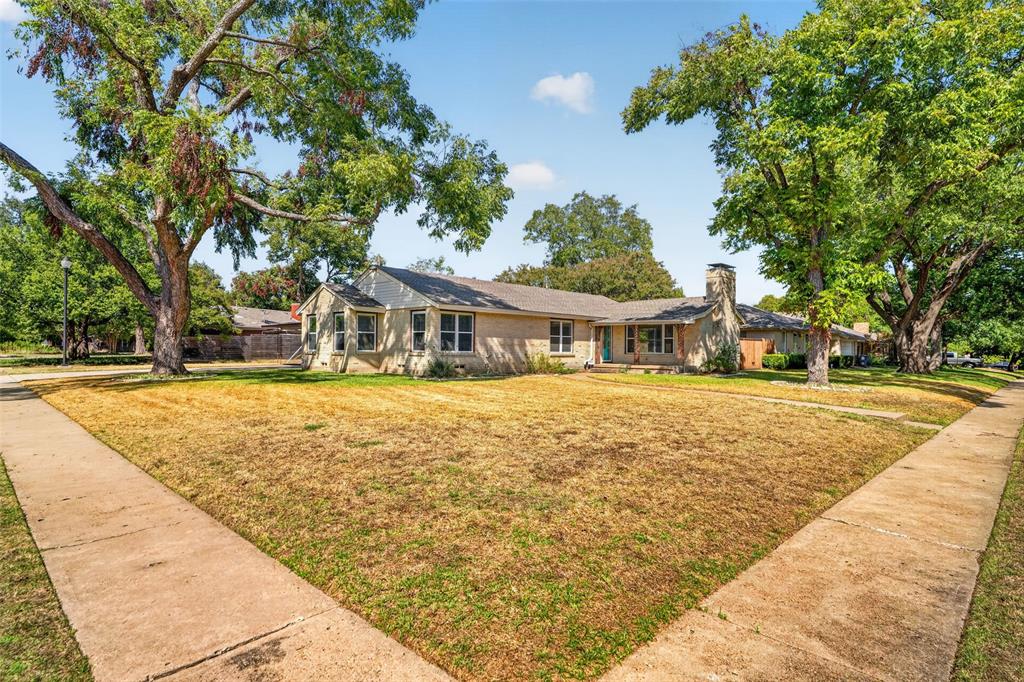 9733 Edgelake Drive