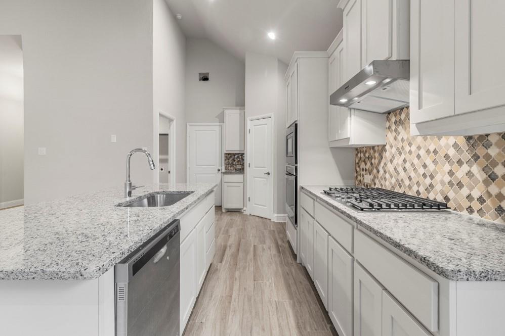 Keller Crossing - D.R. Horton - Residential Lease