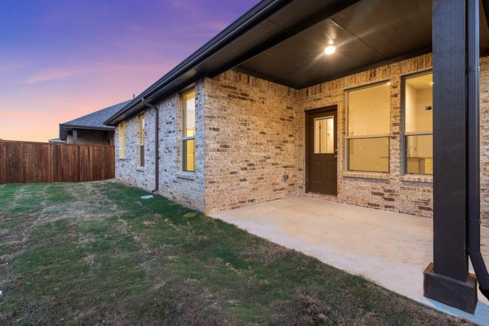 Keller Crossing - D.R. Horton - Residential Lease