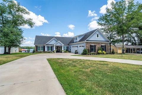 Photo of 16241 Big Oak Bay Road, Tyler, TX 75707 (MLS # 21330612)