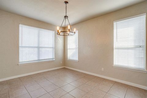 Tiny photo for 912 Robbins Way, Saginaw, TX 76179 (MLS # 21177273)