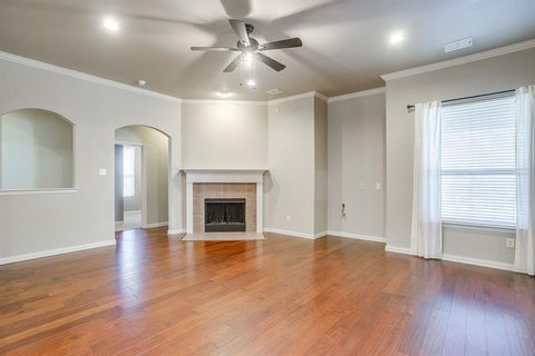Tiny photo for 912 Robbins Way, Saginaw, TX 76179 (MLS # 21177273)