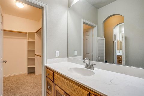 Tiny photo for 912 Robbins Way, Saginaw, TX 76179 (MLS # 21177273)