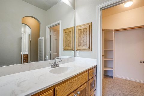 Tiny photo for 912 Robbins Way, Saginaw, TX 76179 (MLS # 21177273)