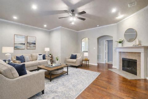 Tiny photo for 912 Robbins Way, Saginaw, TX 76179 (MLS # 21177273)