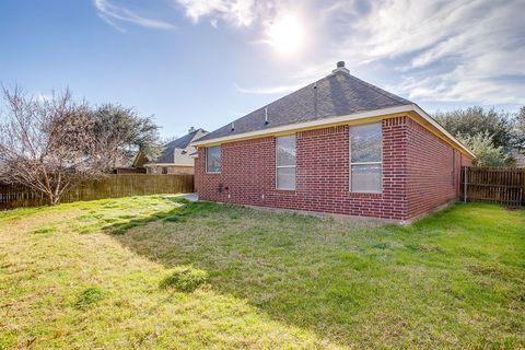 Tiny photo for 912 Robbins Way, Saginaw, TX 76179 (MLS # 21177273)