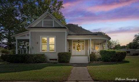 Photo of 413 E Palmetto Avenue, Plain Dealing, LA 71064 (MLS # 21087413)