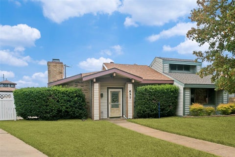 Photo of 657 Prairie Dell Street, Lewisville, TX 75067 (MLS # 21385207)
