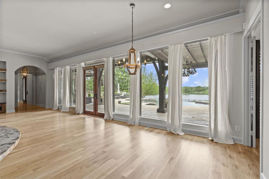 1005 Forest Lake Circle