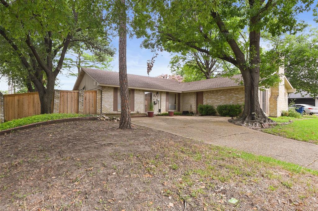 921 Sleepy Hollow Drive