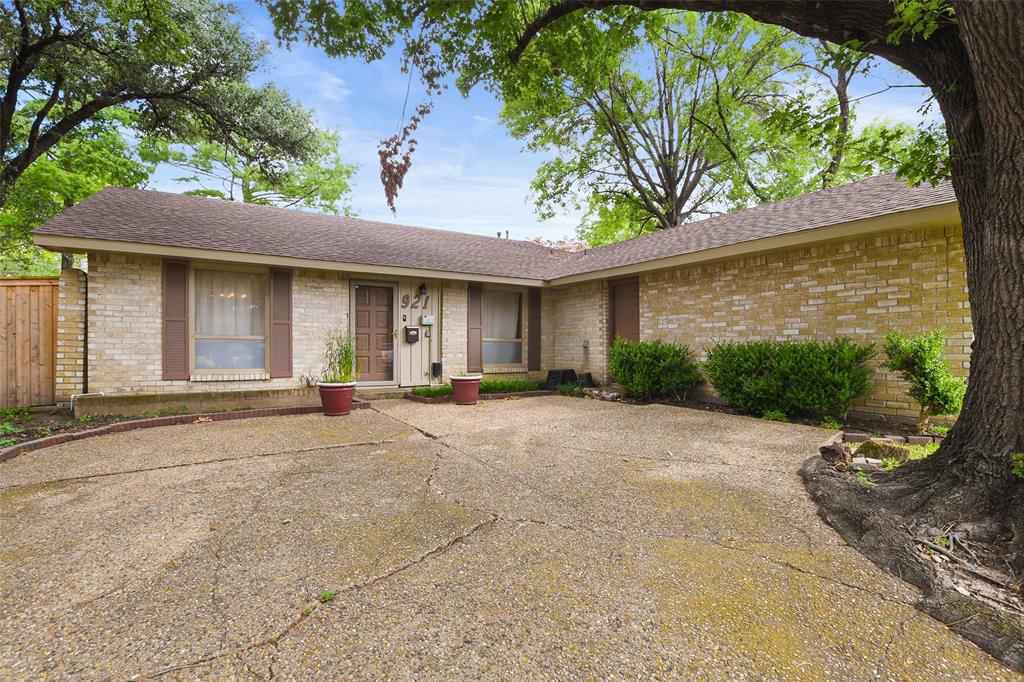 921 Sleepy Hollow Drive
