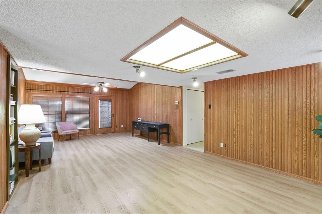 921 Sleepy Hollow Drive