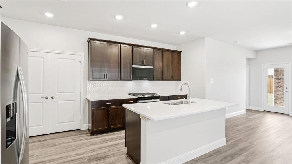 SIMPSON CROSSING PHASE 3, BLK N, LOT 4 - Residential Lease