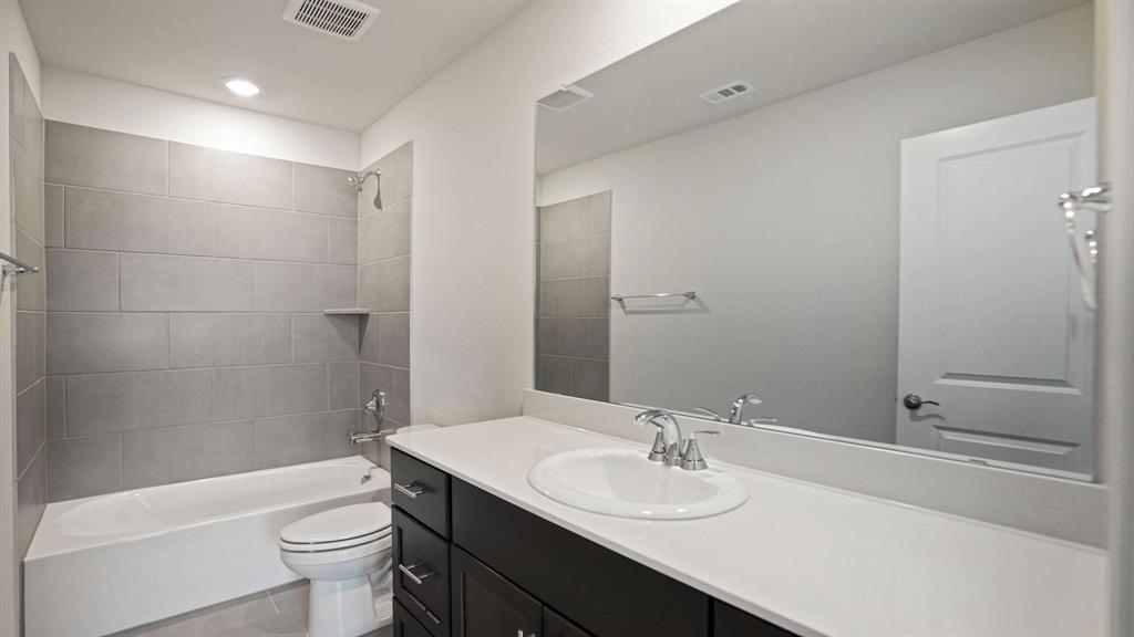 SIMPSON CROSSING PHASE 3, BLK N, LOT 4 - Residential Lease