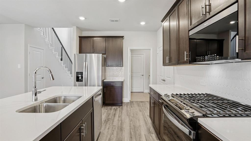 SIMPSON CROSSING PHASE 3, BLK N, LOT 4 - Residential Lease