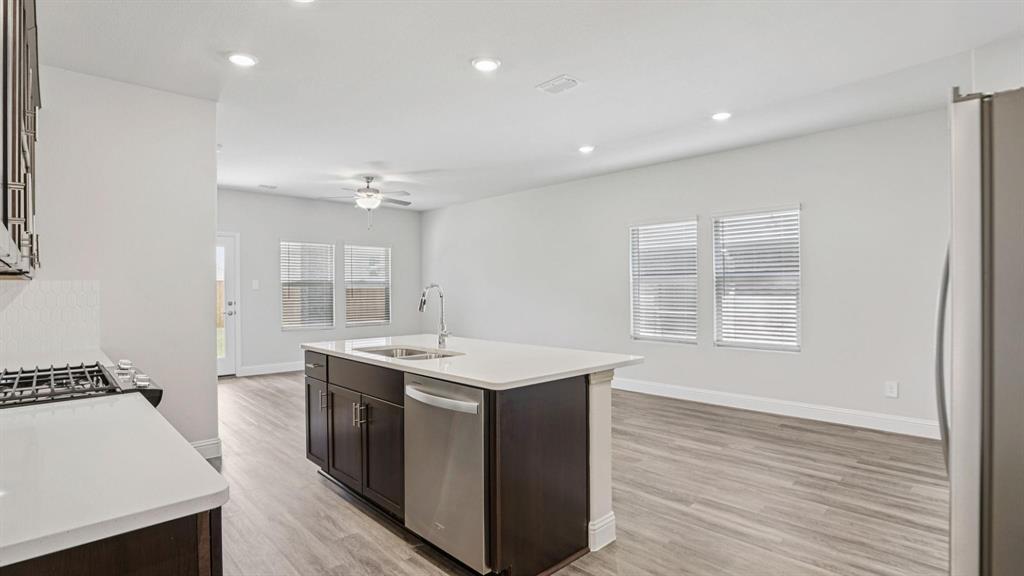 SIMPSON CROSSING PHASE 3, BLK N, LOT 4 - Residential Lease