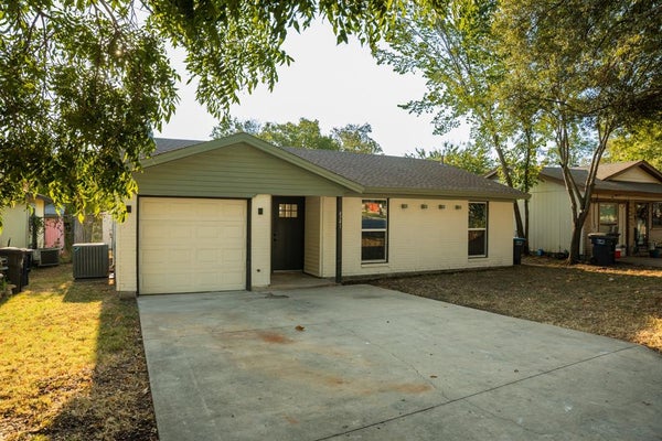 4741 MCCART AVE, FORT WORTH, TX 76115 - Image d9cf12c6da00c05ee528708370c814af/3387338570
