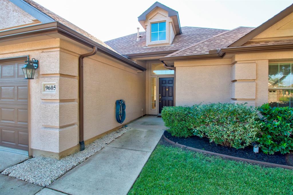 9605 Orangewood Trail